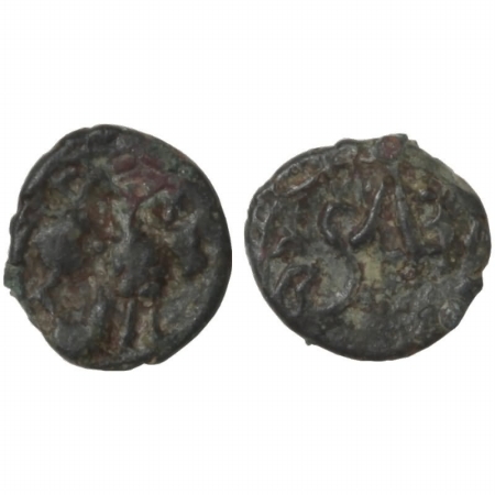 Kalachuris, 7-8th centuries AD, Copper, 1.31g, a stylized Shrivatsa symbol in the centre o