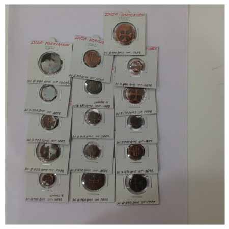 Portuguese India, Copper (16), Diu mint 6x Atia and 10x Bazaruco, various dates and types.