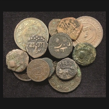 Baroda, a lot of 14 Copper coins, including 2 Paisa, Paisa and ½ Paisa. Crude and Machine 