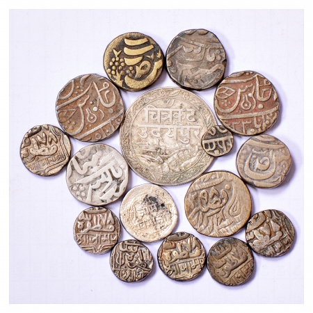 A group of 16 Silver coins, includes Rupee and fraction of various States and types. (16 C