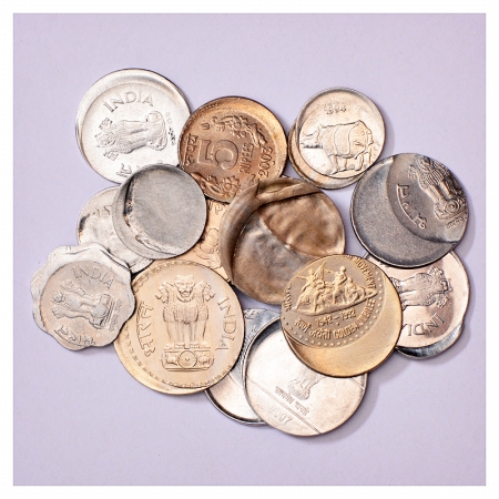 A group of 17 Republic of India Error Copper Nickel coins, 10 Paise to 5 Rupees, various t
