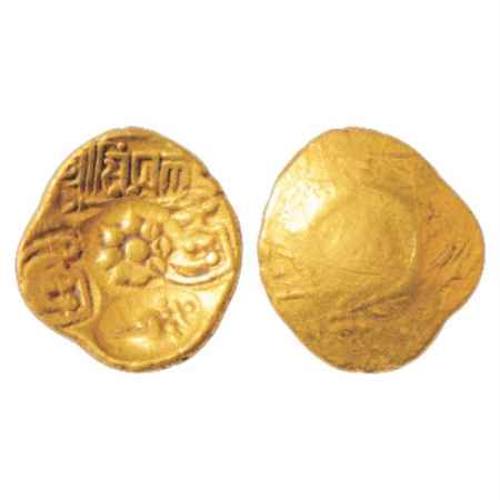 Yadavas of Devgiri, Singhana Deva (1200-1247 AD), Gold Padma Tanka, 3.71g. Central punch o