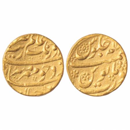 Aurangzeb (1658-1707 AD), Gold Mohur, 10.89g. Surat Mint, RY 1x, KM 315.45. Flan little wa
