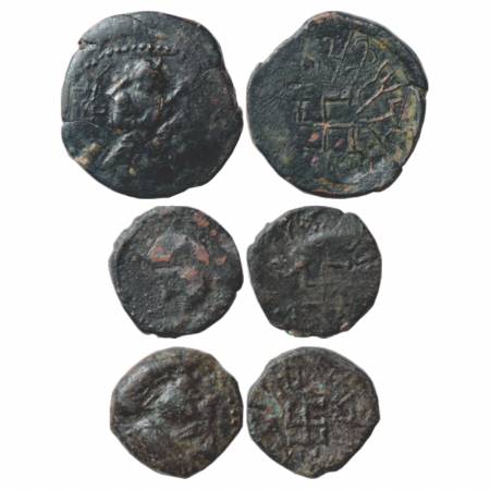 Paratarajas of Baluchistan, Koziya (235-265 AD), Copper Coin (3), (a) 3.63g. Obv: King sta