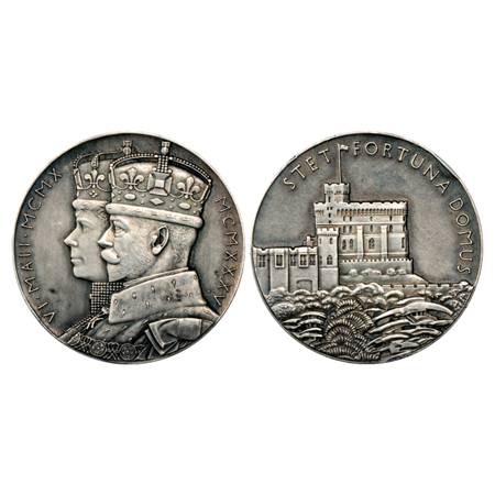 George V , Silver Jubilee Domus Medal, 1910-1935, Silver, 86.10g. Obv: Conjoined effigies 