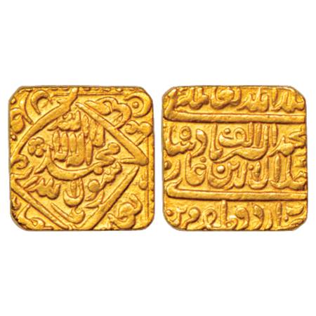 Akbar (1556-1605 AD), Gold Square Token, 12.31g. Urdu Zafar Qarin Mint, AH Alf (1000). Ver