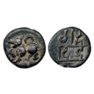 Yadavas of Devagiri, Mahadeva (1260-1270 AD), Silver ¼ Dramma, 0.19g. Obv: Stylized lion. 