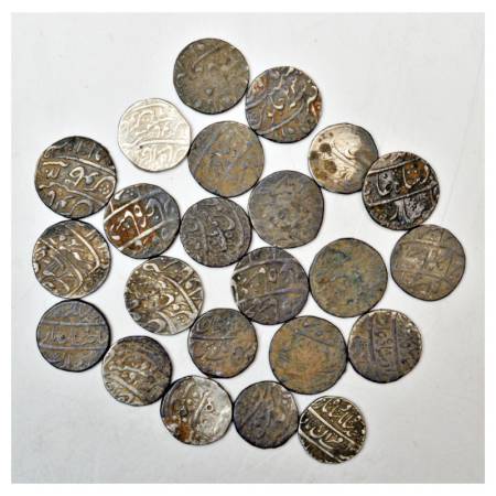 A group of 23 Mughal Silver Rupee, includes Aurangzeb, Farrukhsiyar, Muhammad Shah, variou