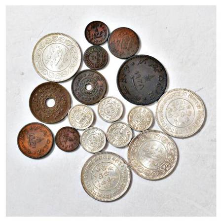 A group of 17 Kutch coins, 9x silver (4x 5 kori and 5x 1 kori) and 8x copper, various rule