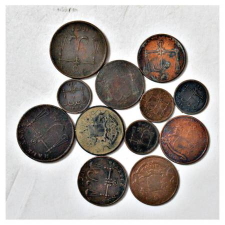 A group of 16 Bombay Presidency copper coins, includes 2x half anna (1834), 6x ¼ anna, 4x 