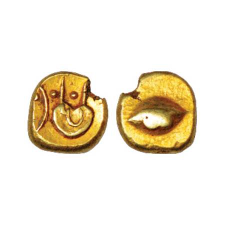 Sultans of Bijapur, Anonymous issue, gold pagoda, 3.29g. A boat like uncertain symbol on o