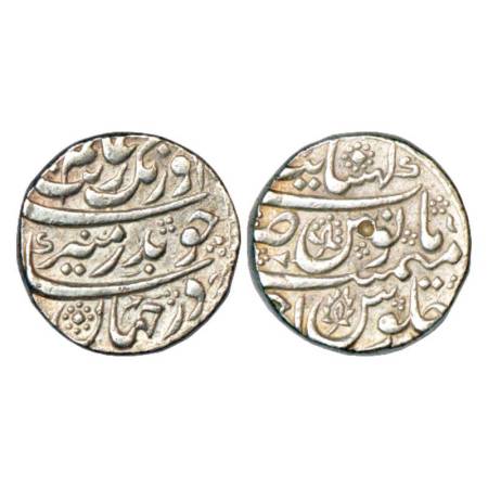 Aurangzeb (1658-1707 AD), silver rupee, Khambayat mint at top, RY Ahd, KM 300.95. Very fin