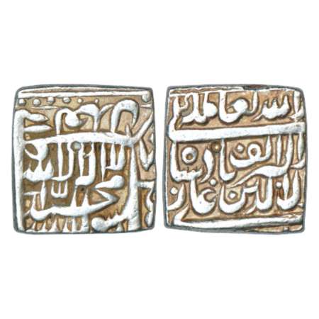 Akbar (1556-1605 AD), silver square rupee, Urdu Zafar Qarin mint (by style), AH Alf (1000)