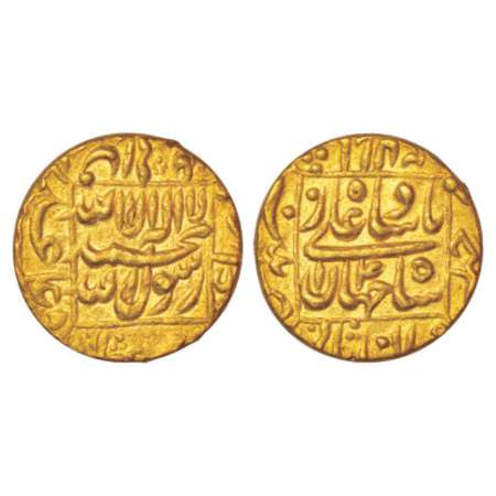 Shah Jahan (1628-1658 AD), gold mohur, 10.88g, Patna mint in left quadrant, RY 14, KM 260.