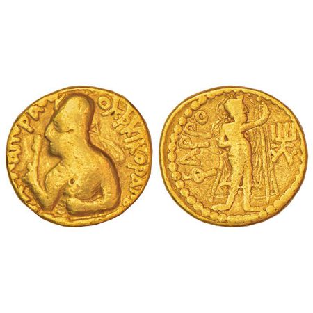 Kushans, gold dinar of Huvishka (c.152-190 AD), Goebl 141, 7.68g. Obv: Helmeted bust of th