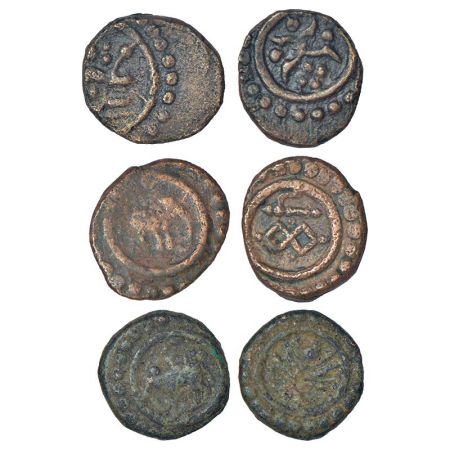 Travancore, copper thira cash (3), (A) BS 298.1, 1.13g. Obv: Seated deity holding lotus bu