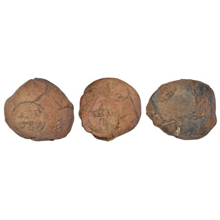 Terracotta sealing with names of 'Mohaka' and 'Nagila' (c.200-300 AD), from Deccan, 8.91g,