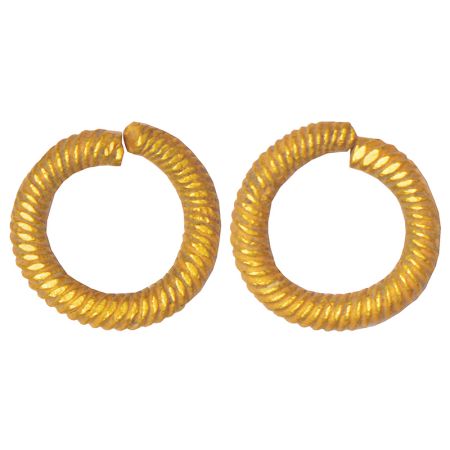 Ancient gold ear ornament, Central/Western India (300-500 AD), with a twisted wire pattern