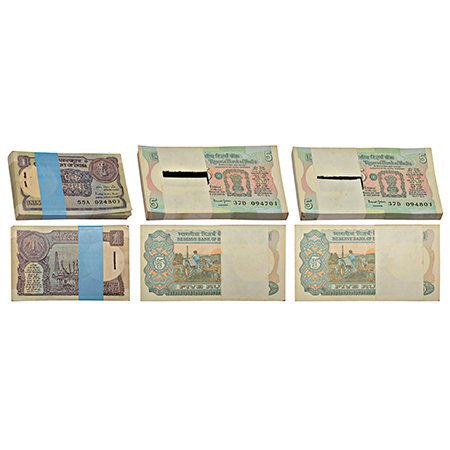 Set of 4 full packets of 100 notes, 1x 1 rupee, 1983, signed by Pratap Kishen Kaul, serial