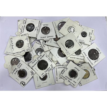 A group of 31 assorted copper coins, includes Independent Kingdom, Princely States and oth