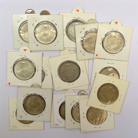 A group of 18 British India half silver rupee of George VI, includes 9x 1942 and 9x 1943, 
