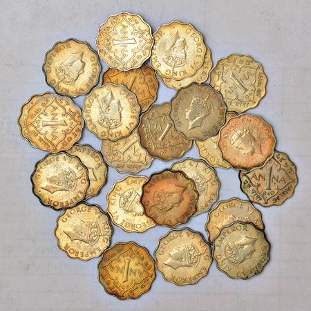 A group of 42 British India cupro-nickel coins of George VI, includes 25x 1 anna and 17x ½